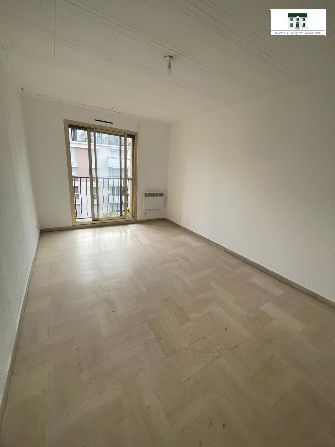 Image STUDIO 24 M² RENOVE RUE ST PIERRE